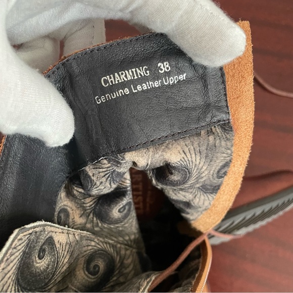 NWOT L’Artiste Charming Genuine Leather Floral Lace Heeled Booties Wearable Art - Picture 10 of 11